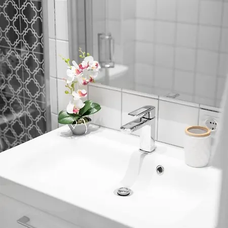 Luxury #5 By Ototo Salonicco